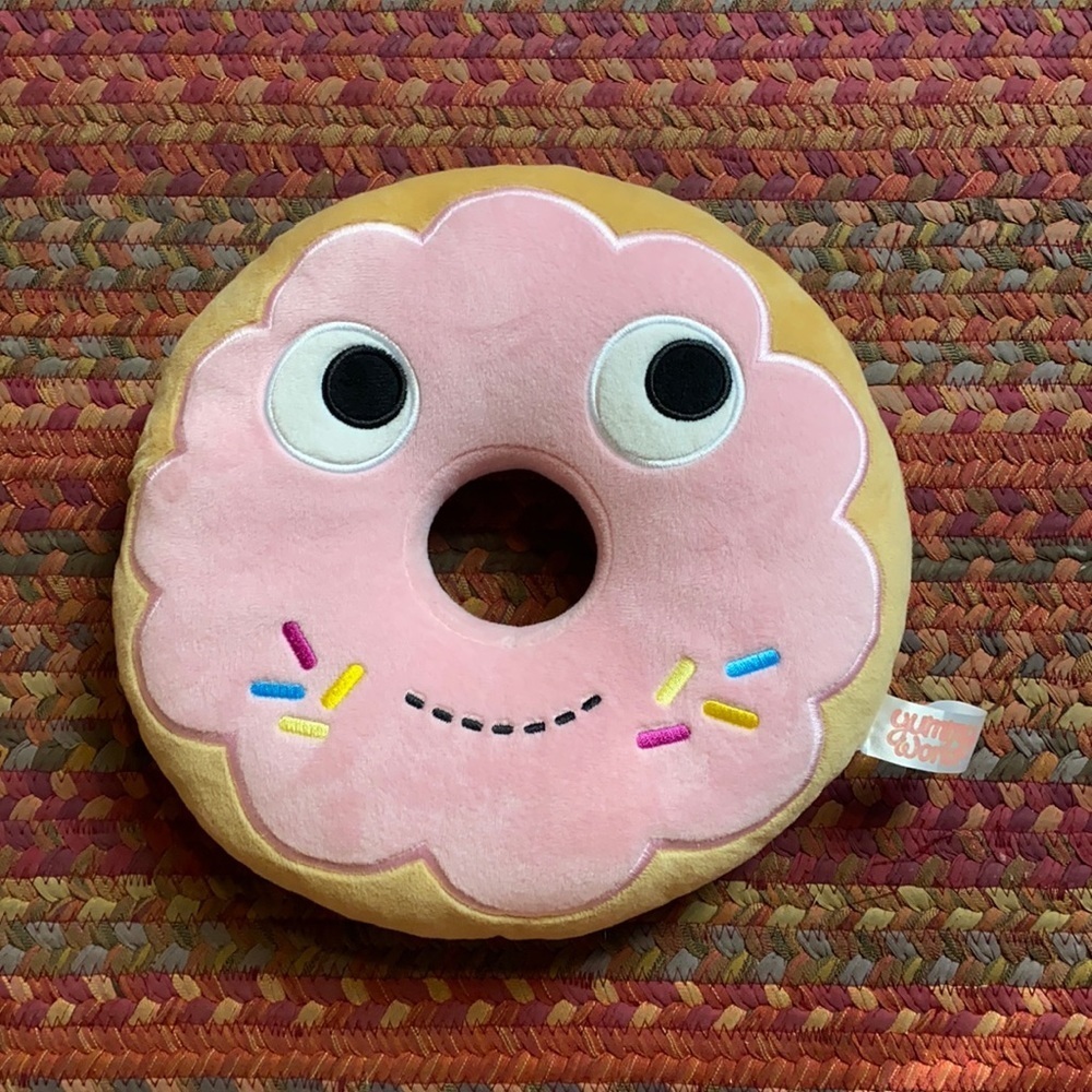 YUMMY WORLD DONUT PLUSHIE